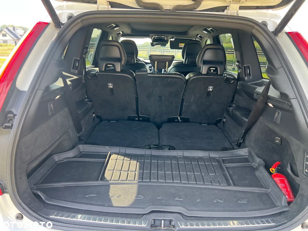 Volvo XC 90 T8 AWD Plug-In Hybrid R-Design 7os - 12