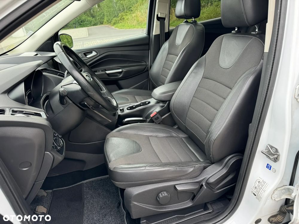 Ford Kuga 2.0 TDCi 2x4 Titanium - 13