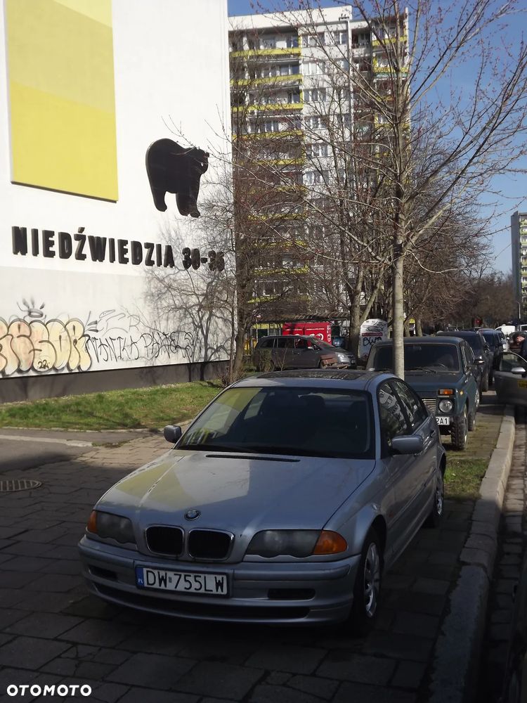 BMW Seria 3 318i - 8