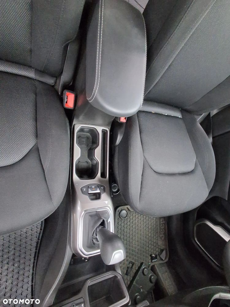 Jeep Renegade - 28