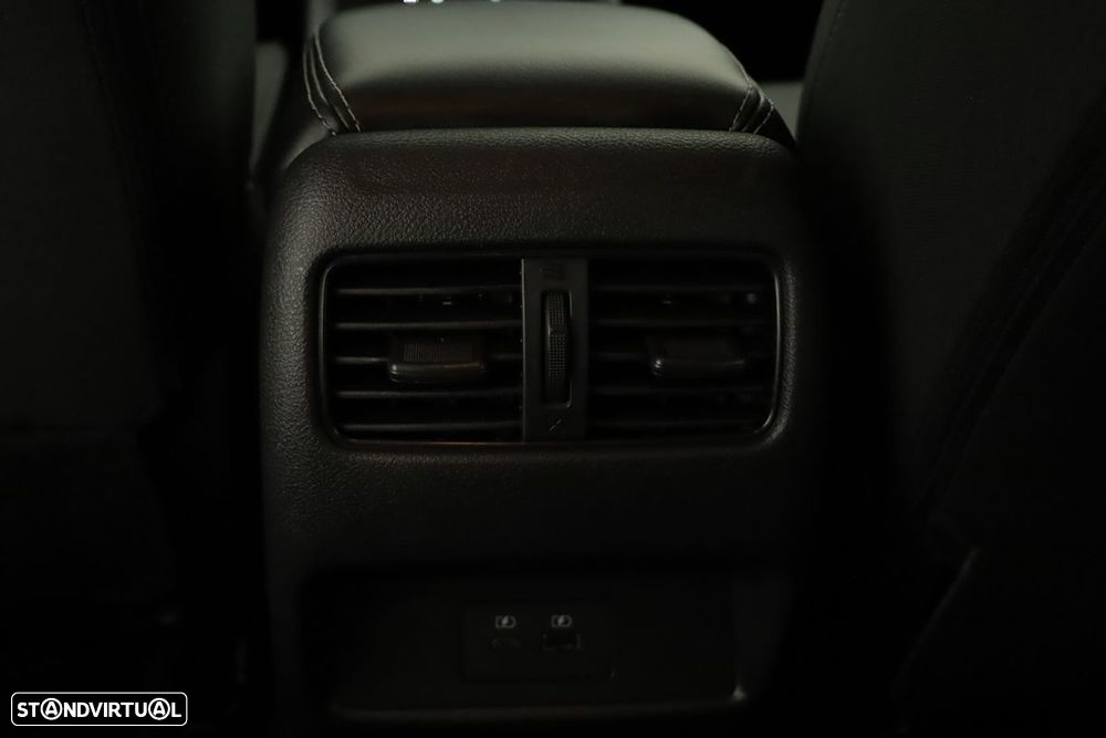 Nissan Qashqai 1.3 DIG-T N-Connecta Xtronic - 23