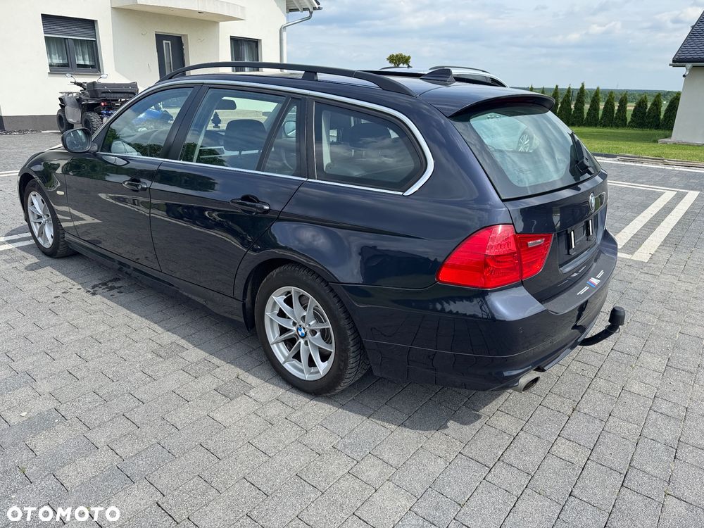 BMW Seria 3 318d DPF Edition Lifestyle - 27
