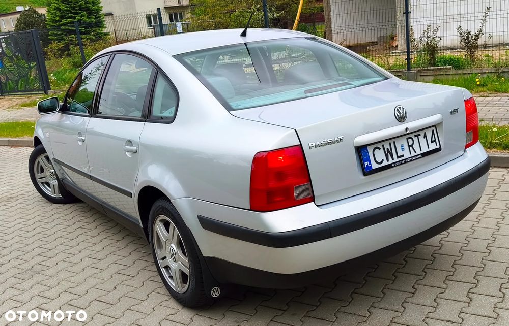 Volkswagen Passat 1.8T Comfortline - 5