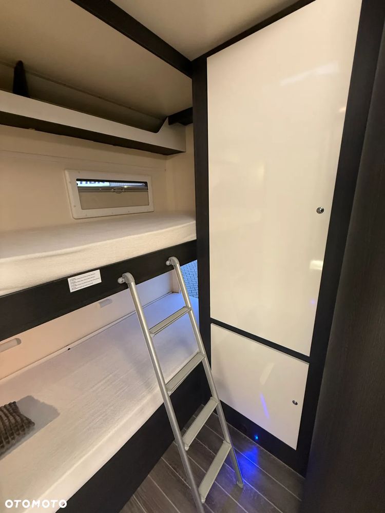 Roller Team 277 camper 7-osób kamper camper zamiana - 22