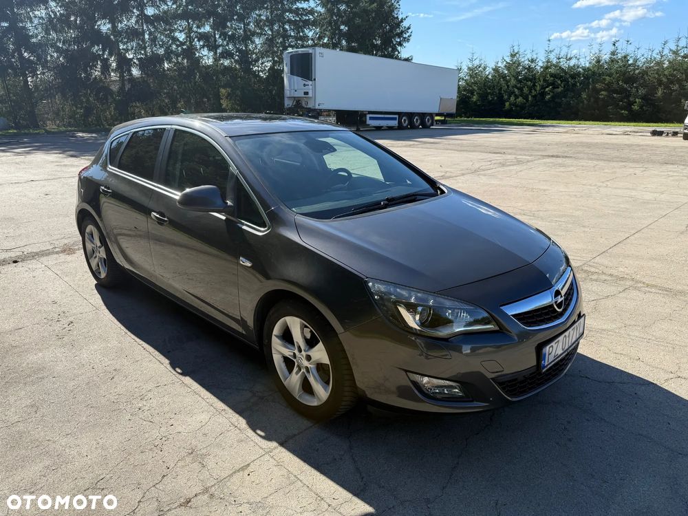 Opel Astra GTC 1.6 Turbo Edition - 2