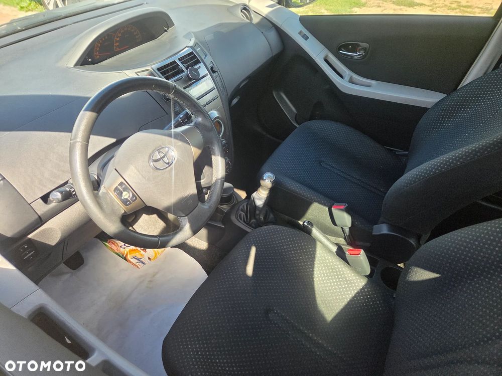 Toyota Yaris - 9