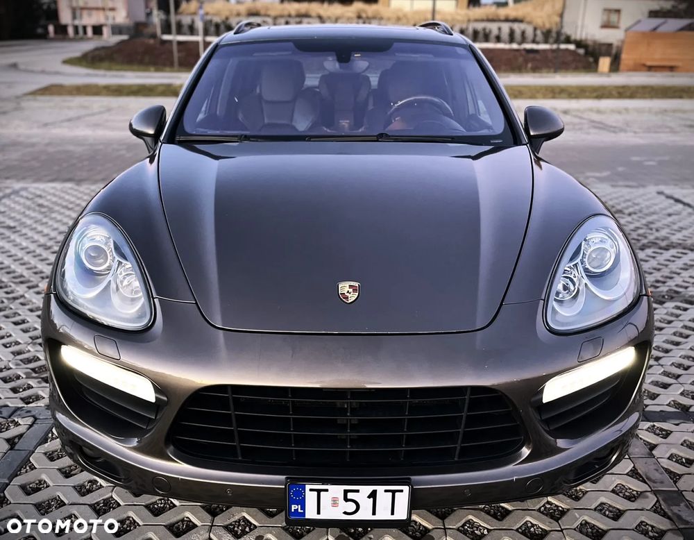 Porsche Cayenne Turbo - 15