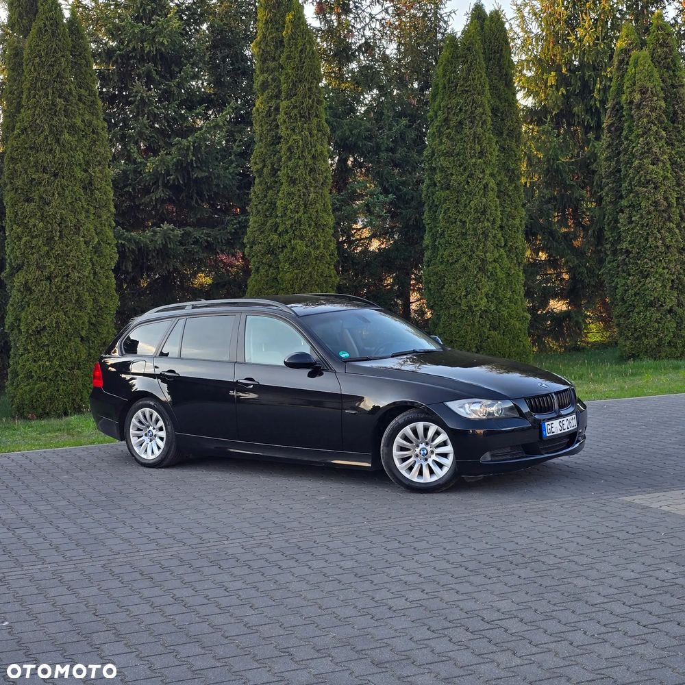 BMW Seria 3 320i Touring - 9