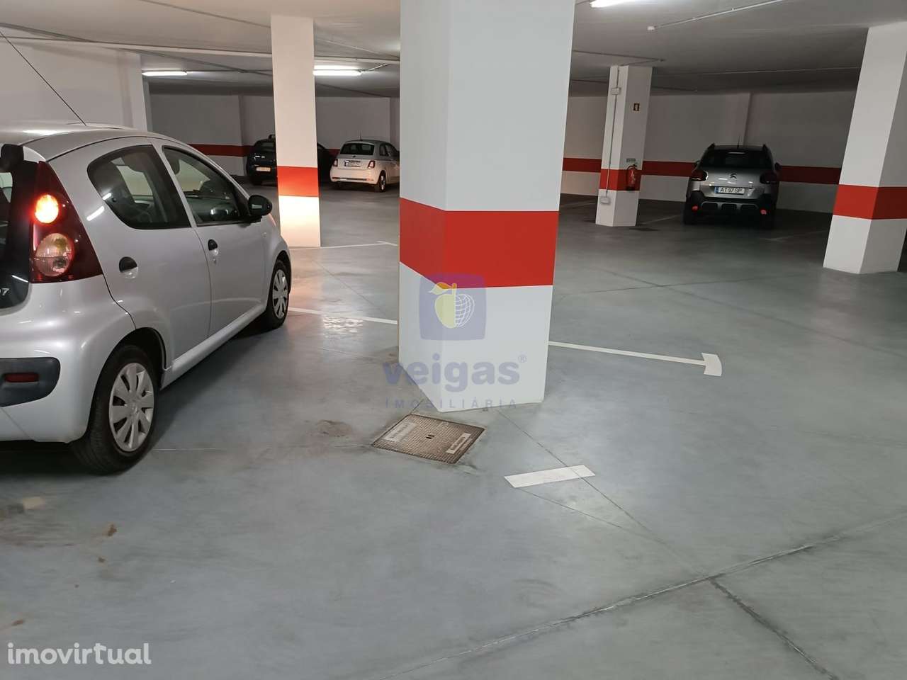 PARQUEAMENTO NO CENTRO DAS CALDAS DA RAINHA - Grande imagem: 3/11