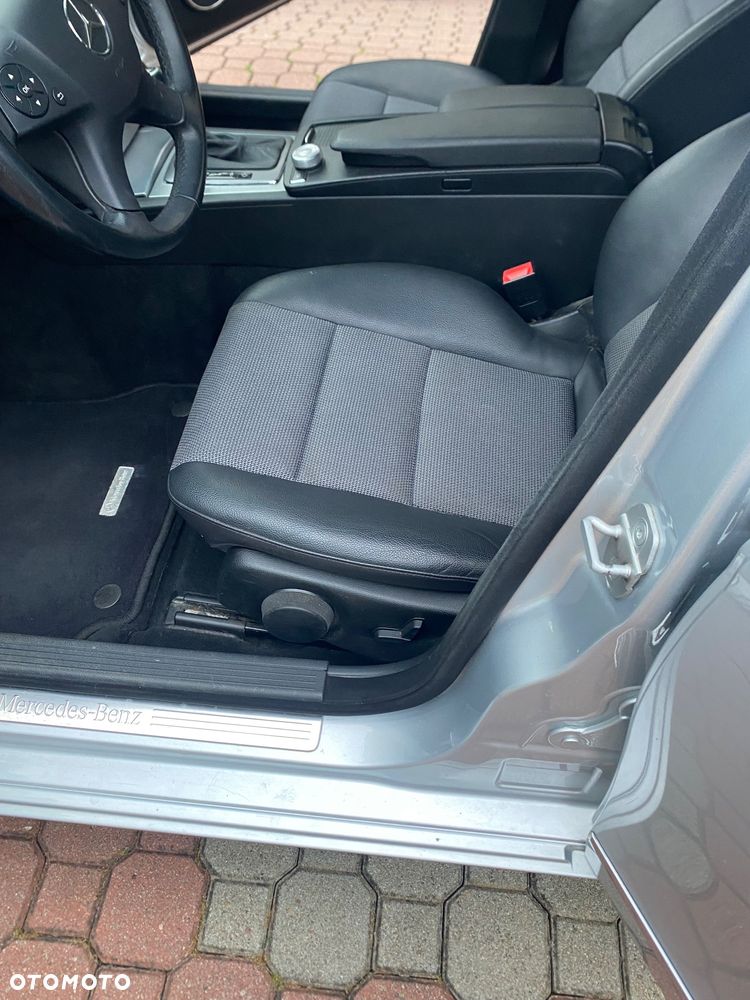 Mercedes-Benz Klasa C 320 CDI Avantgarde 4-Matic - 32