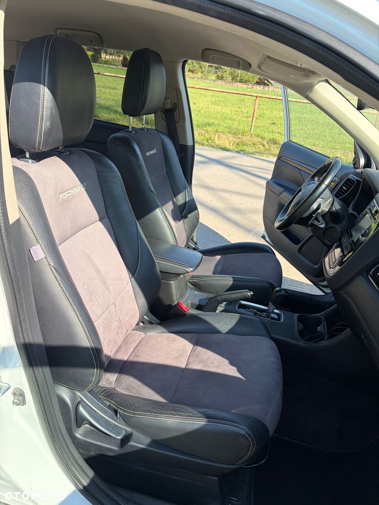 Mitsubishi Outlander 2.0 Intense + 4WD CVT - 12