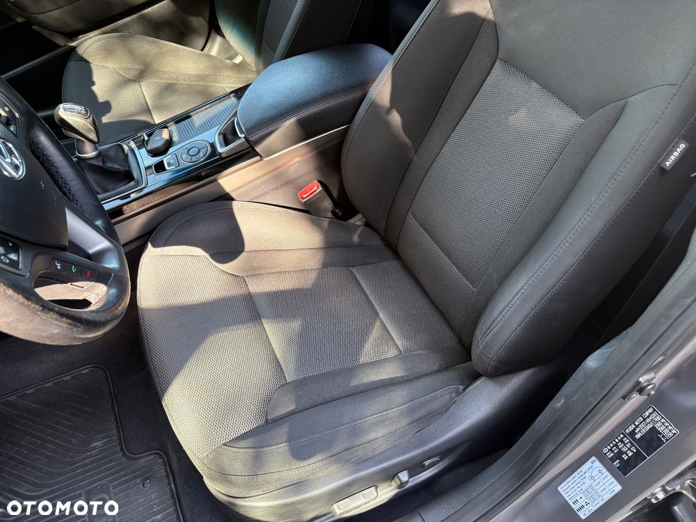 Hyundai i40 Kombi 2.0 Premium - 26
