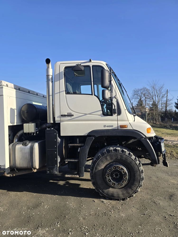 Mercedes-Benz Unimog u400 - 2
