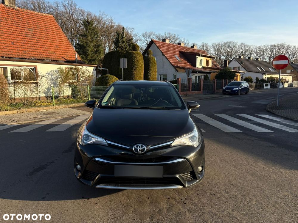 Toyota Avensis 2.0 D-4D Prestige - 1