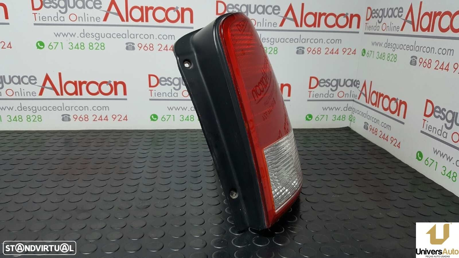 FAROLIM TRASEIRO DIREITO KIA CARNIVAL II 2.9 CRDI LX - 2