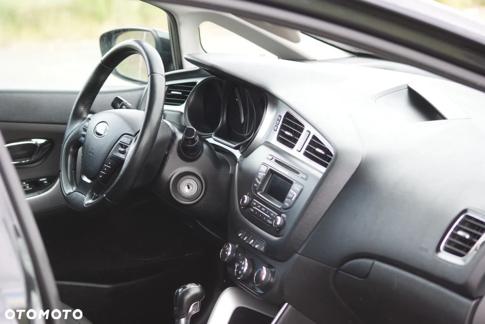 Kia Ceed - 12