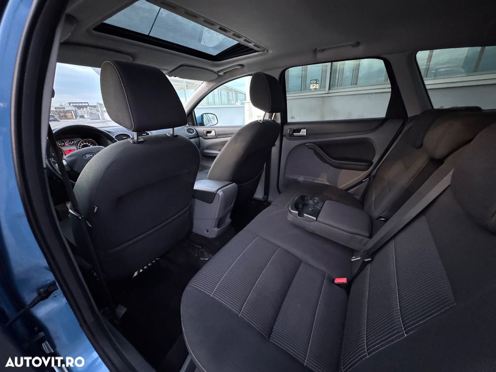 Ford Focus 2.0 TDCi DPF Ghia - 20