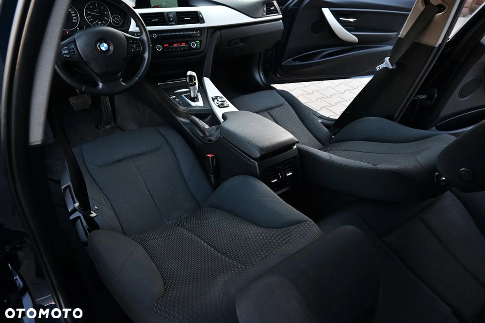 BMW Seria 3 320d Sport-Aut - 35