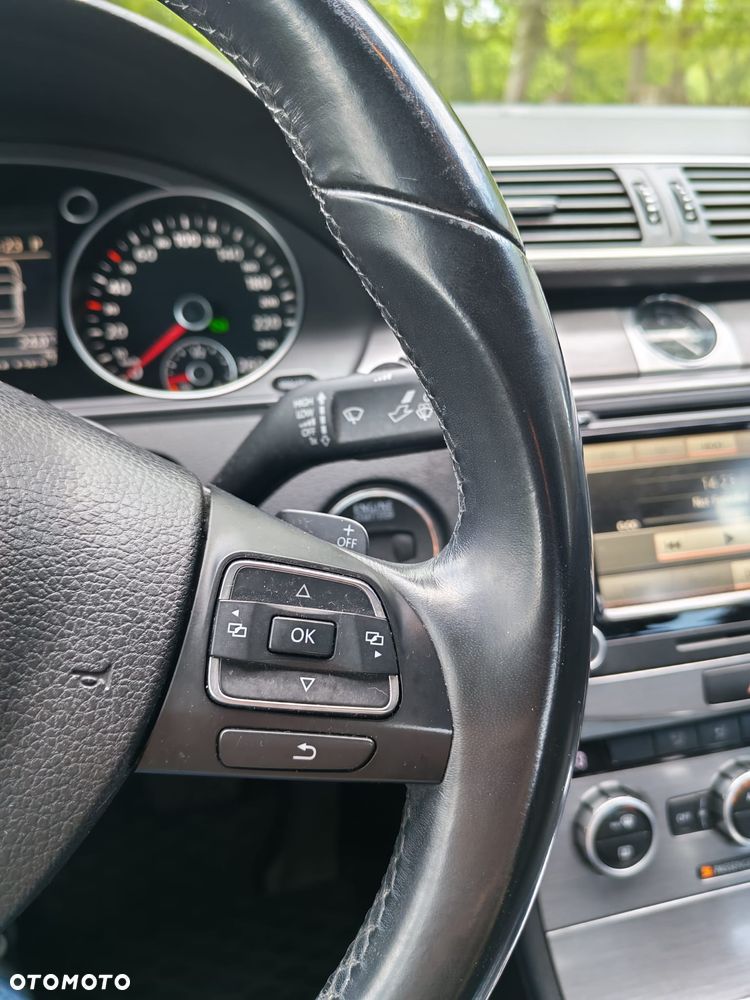 Volkswagen Passat 2.0 TDI Comfortline R-Style DSG - 9