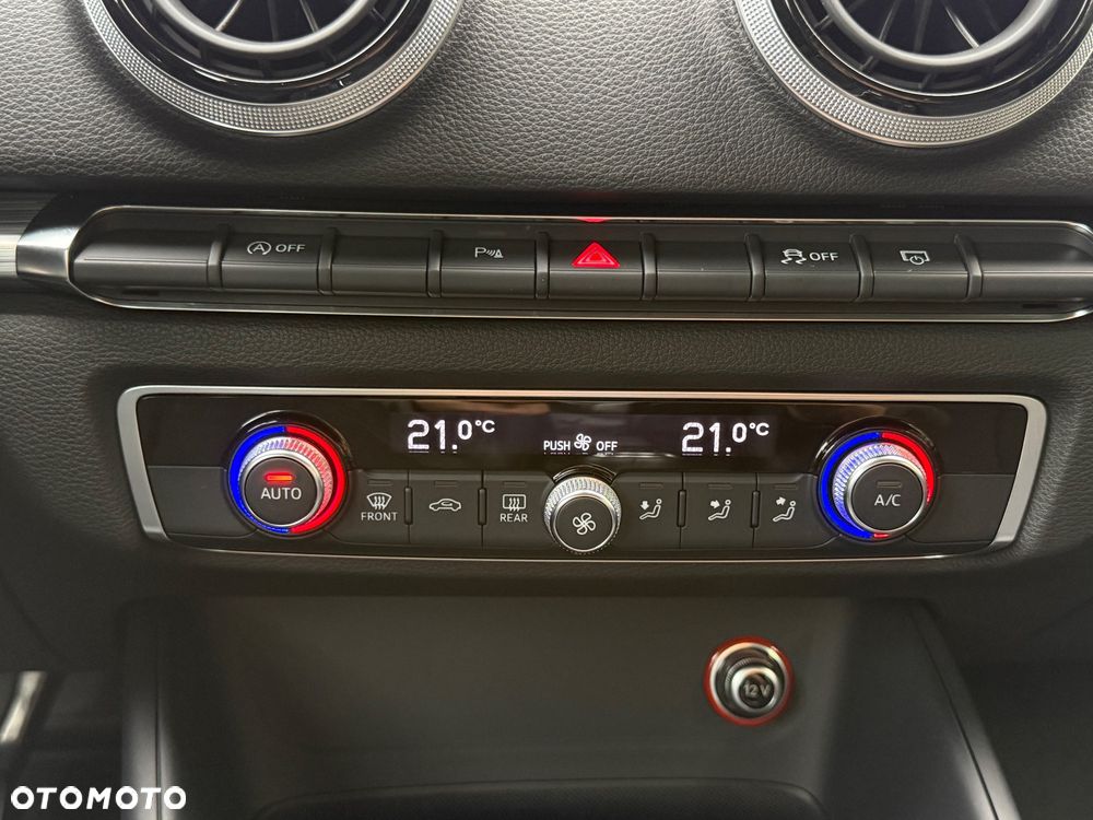 Audi A3 Sportback 1.4 TFSI Ambiente - 32