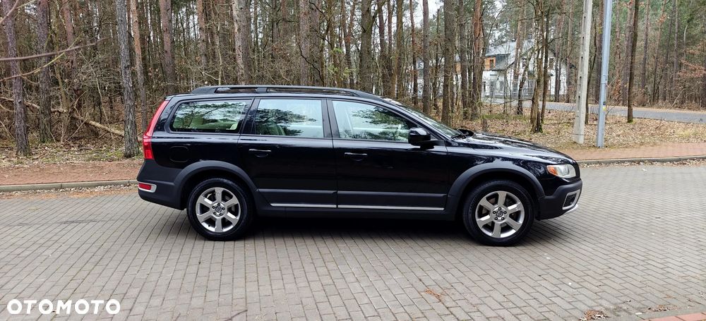 Volvo XC 70 D5 AWD Momentum - 8
