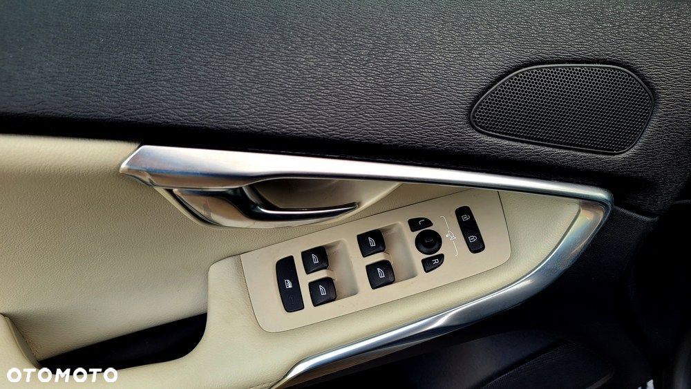 Volvo V40 D3 Geartronic Summum - 21