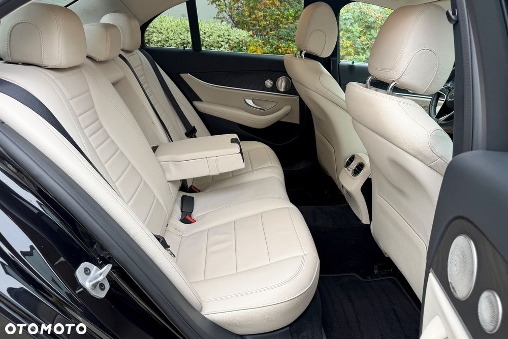 Mercedes-Benz Klasa E 220 d 4-Matic AMG - 18