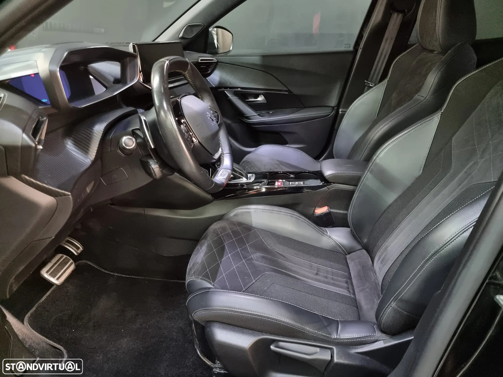 Peugeot 2008 1.5 BlueHDi GT EAT8 - 13