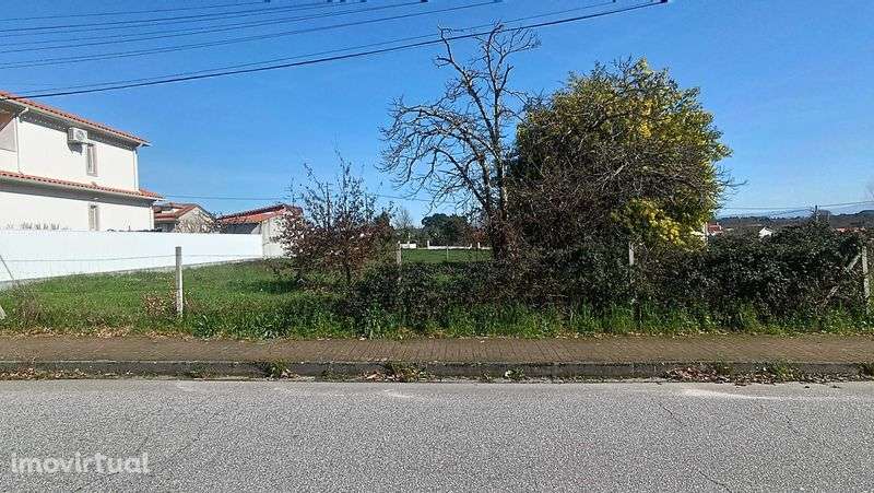 Invista no futuro: Terreno Urbano Pronto a construir - Grande imagem: 2/12