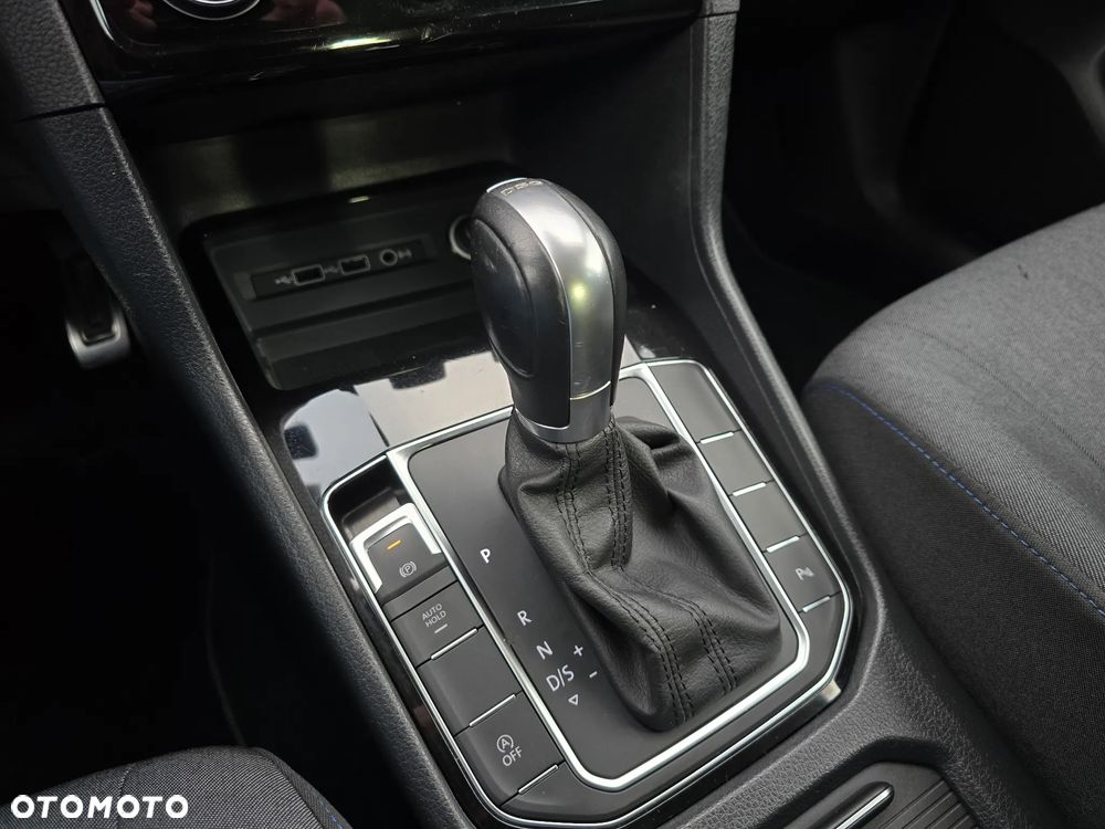 Volkswagen Golf Sportsvan 2.0 TDI SCR DSG Join - 27