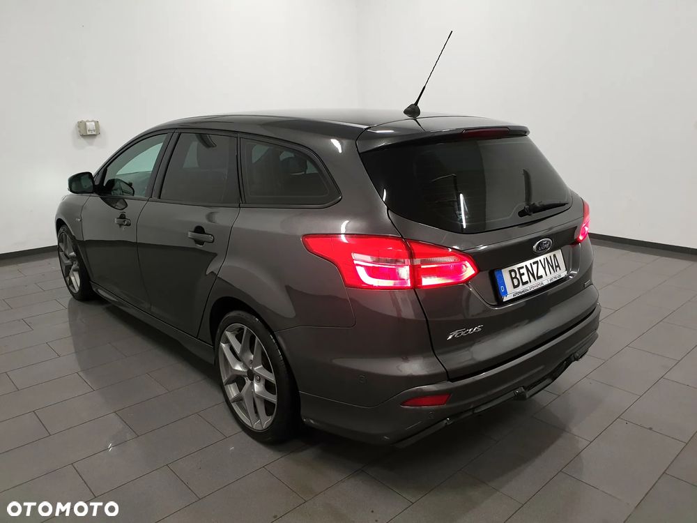 Ford Focus 1.5 EcoBoost STart-Stopp-System ST-LINE - 4