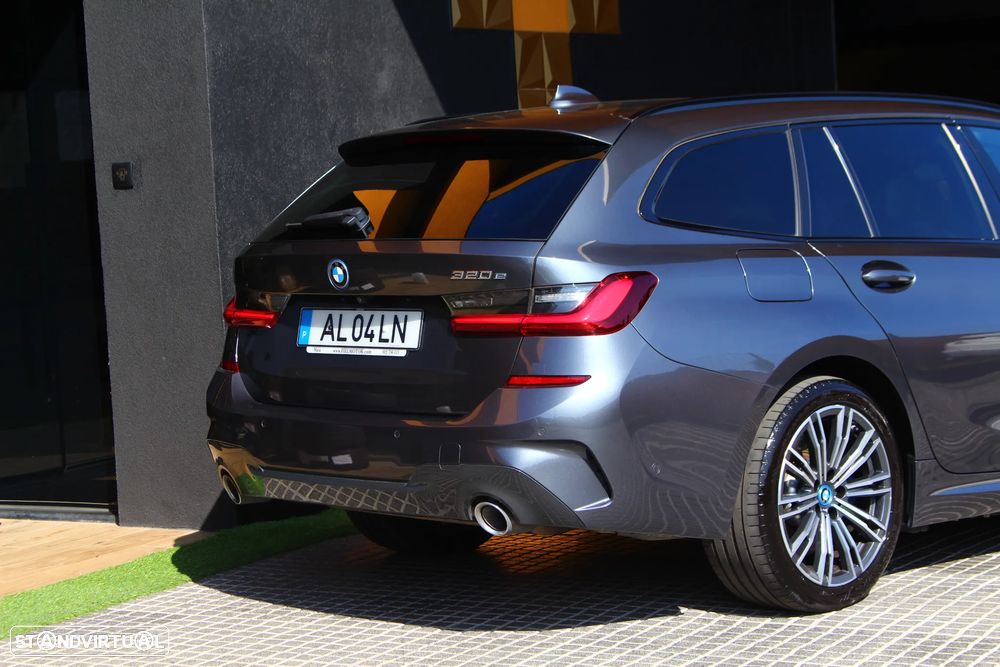 BMW 320 - 6
