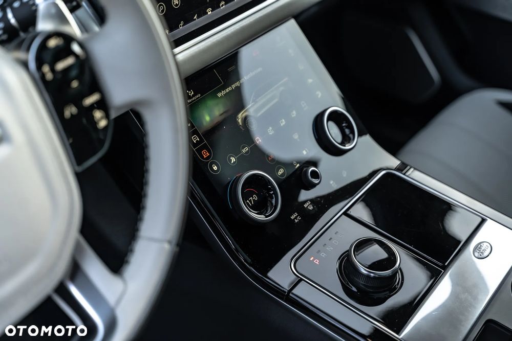 Land Rover Range Rover Velar 3.0d R-Dynamic SE - 31