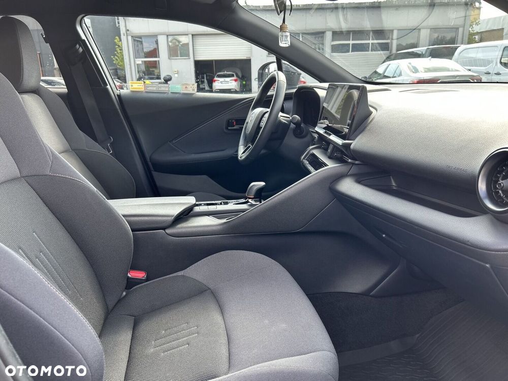 Toyota C-HR - 11