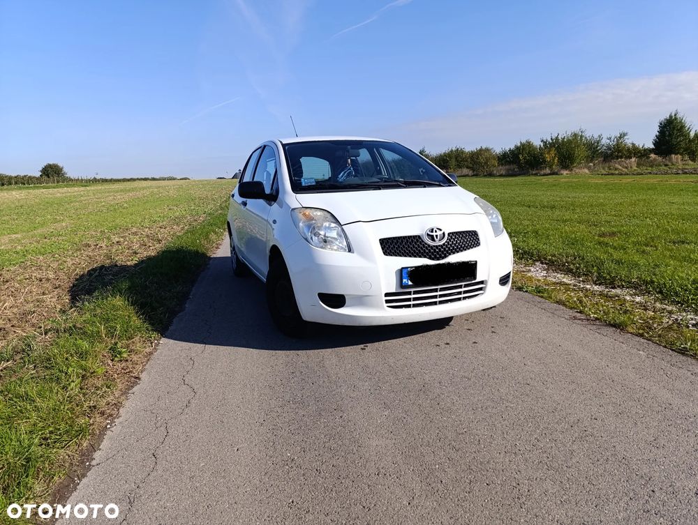 Toyota Yaris - 4