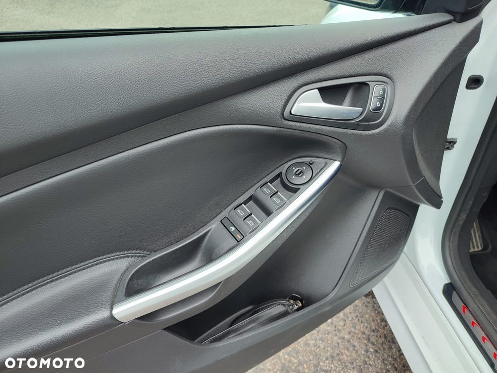 Ford Focus ST - 13