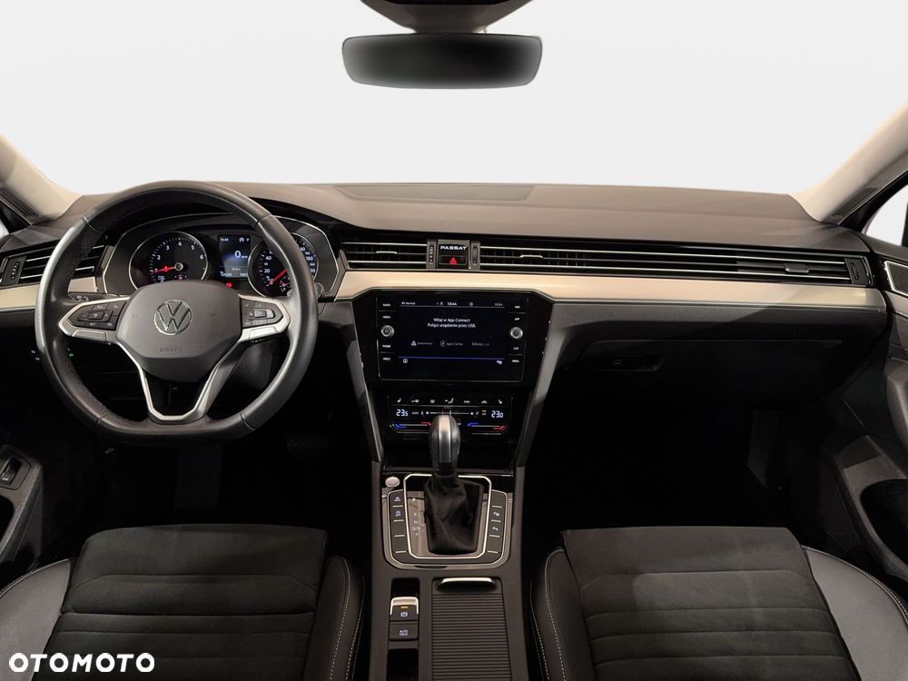 Volkswagen Passat - 16