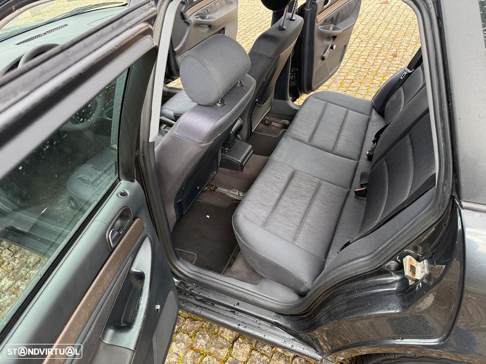 Audi A4 Avant 1.9 TDI Attraction - 5