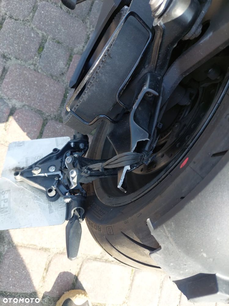 BMW CE 04 - 15