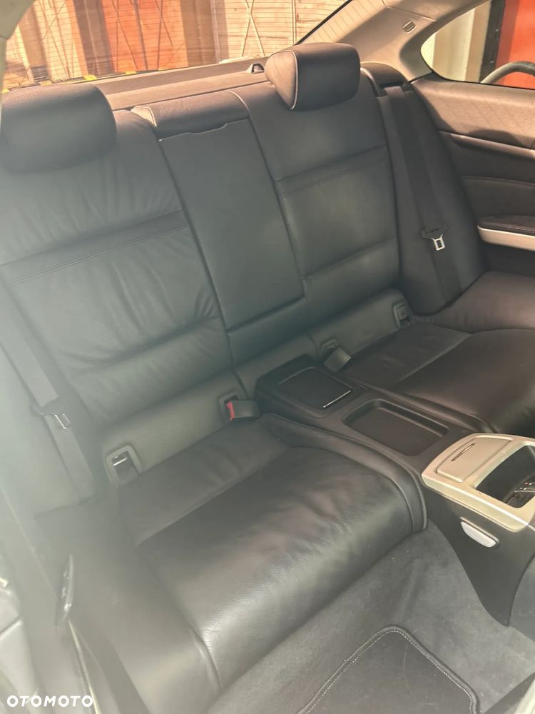 BMW Seria 3 330i Coupe - 10