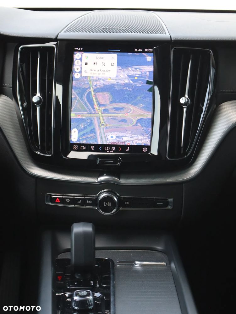 Volvo XC 60 B5 B AWD Ultimate Bright - 13