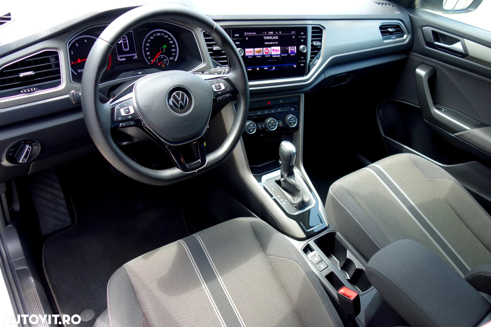 Volkswagen T-ROC - 23
