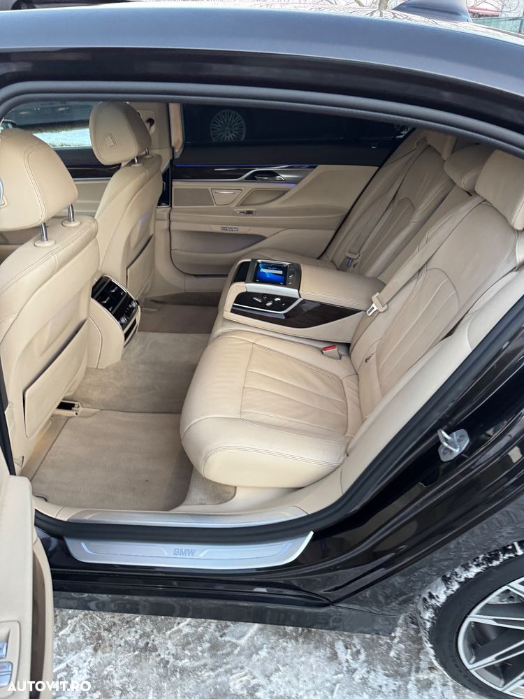 BMW Seria 7 730Ld xDrive - 17
