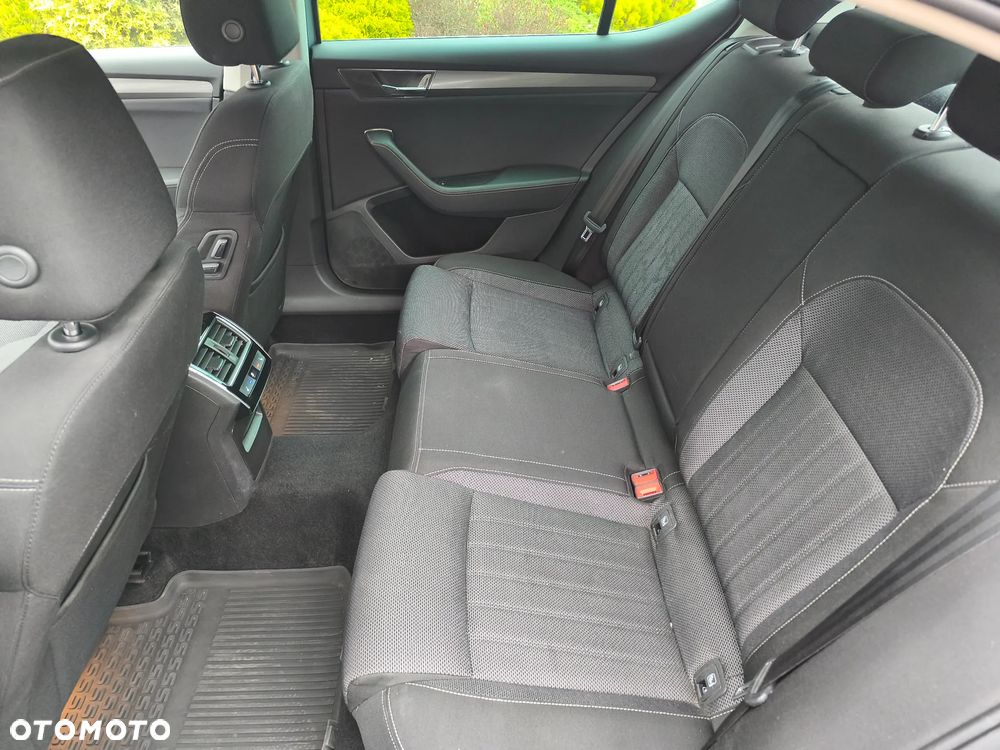 Skoda Superb 2.0 TDI SCR Style DSG - 5