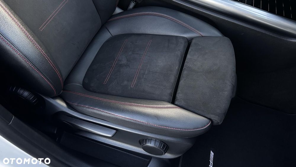 Mercedes-Benz GLA - 24