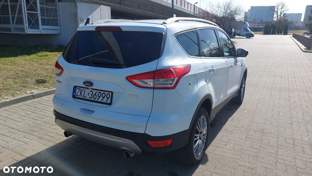 Ford Kuga 1.6 EcoBoost 2x4 Titanium - 6