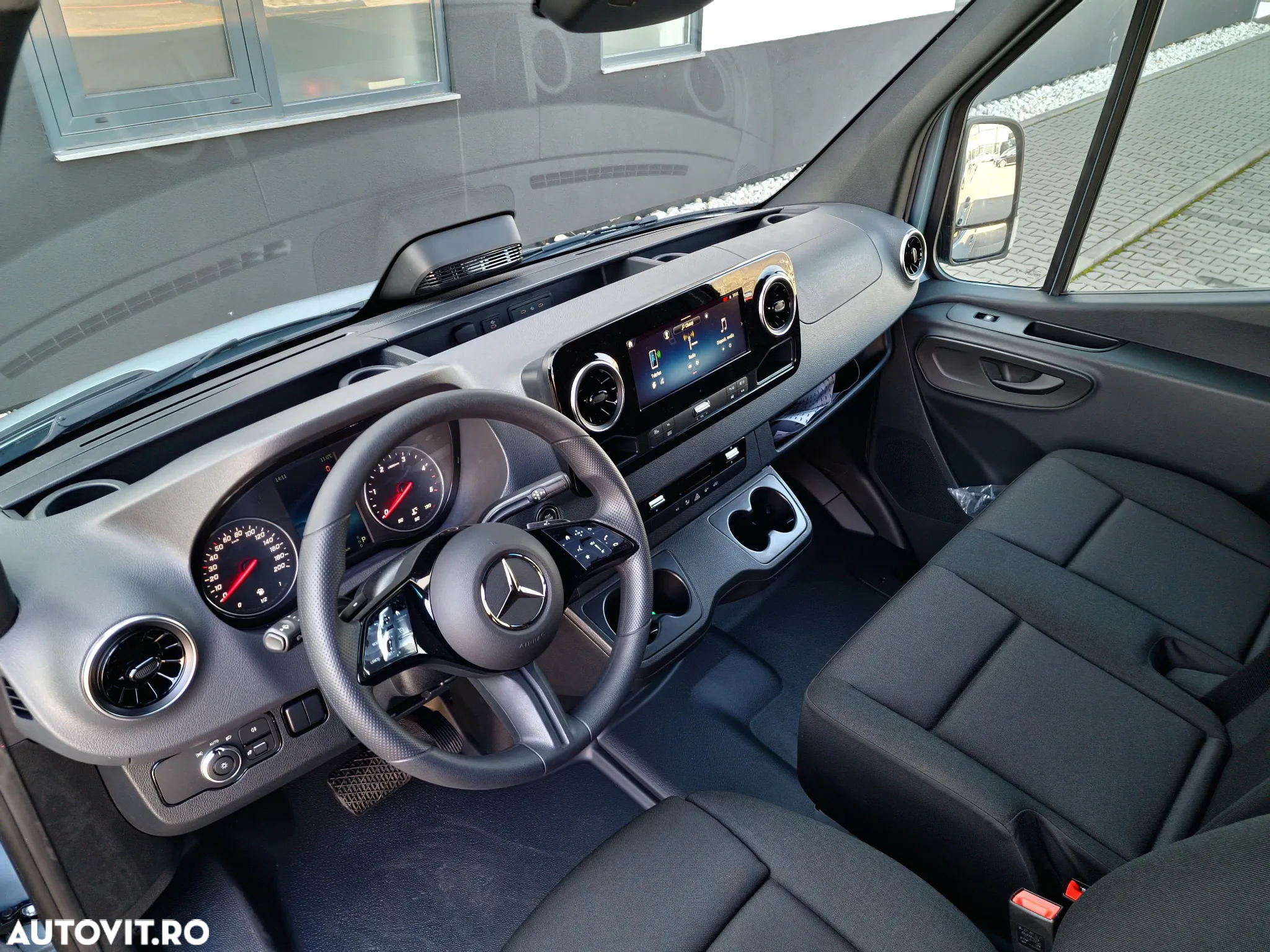 Mercedes-Benz SPRINTER - 11