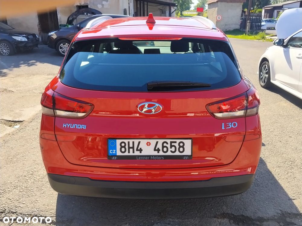 Hyundai i30 1.5 DPI Smart - 16