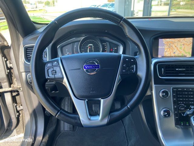 Volvo S60 Cross Country 2.0 D3 Pro Geartronic - 11