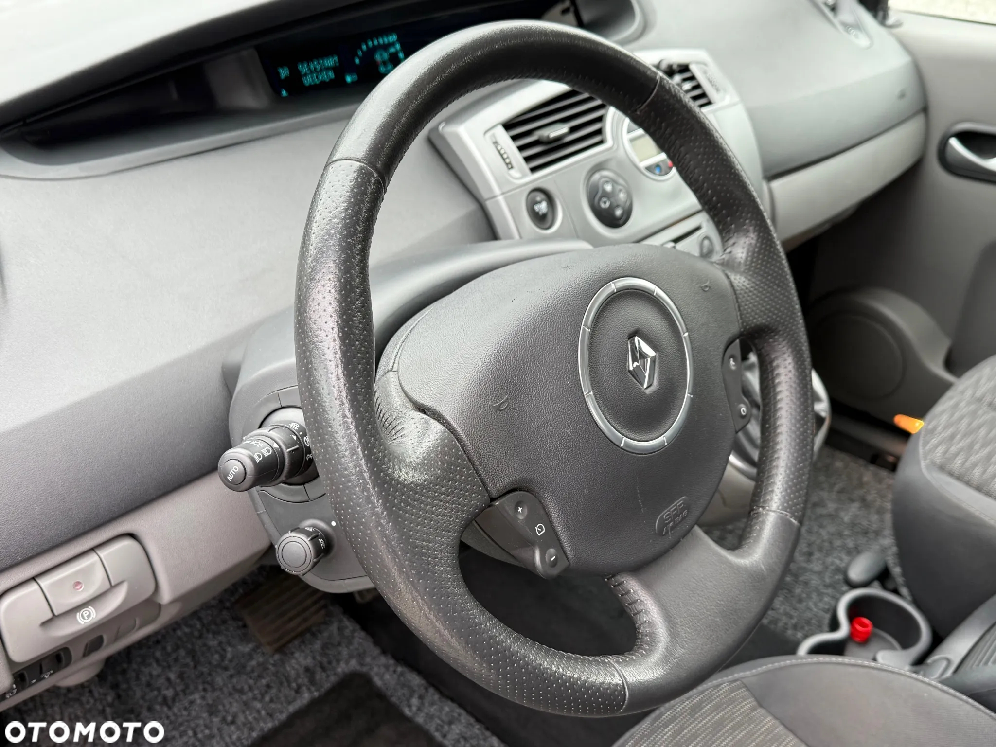 Renault Scenic 2.0 16V Dynamique - 21